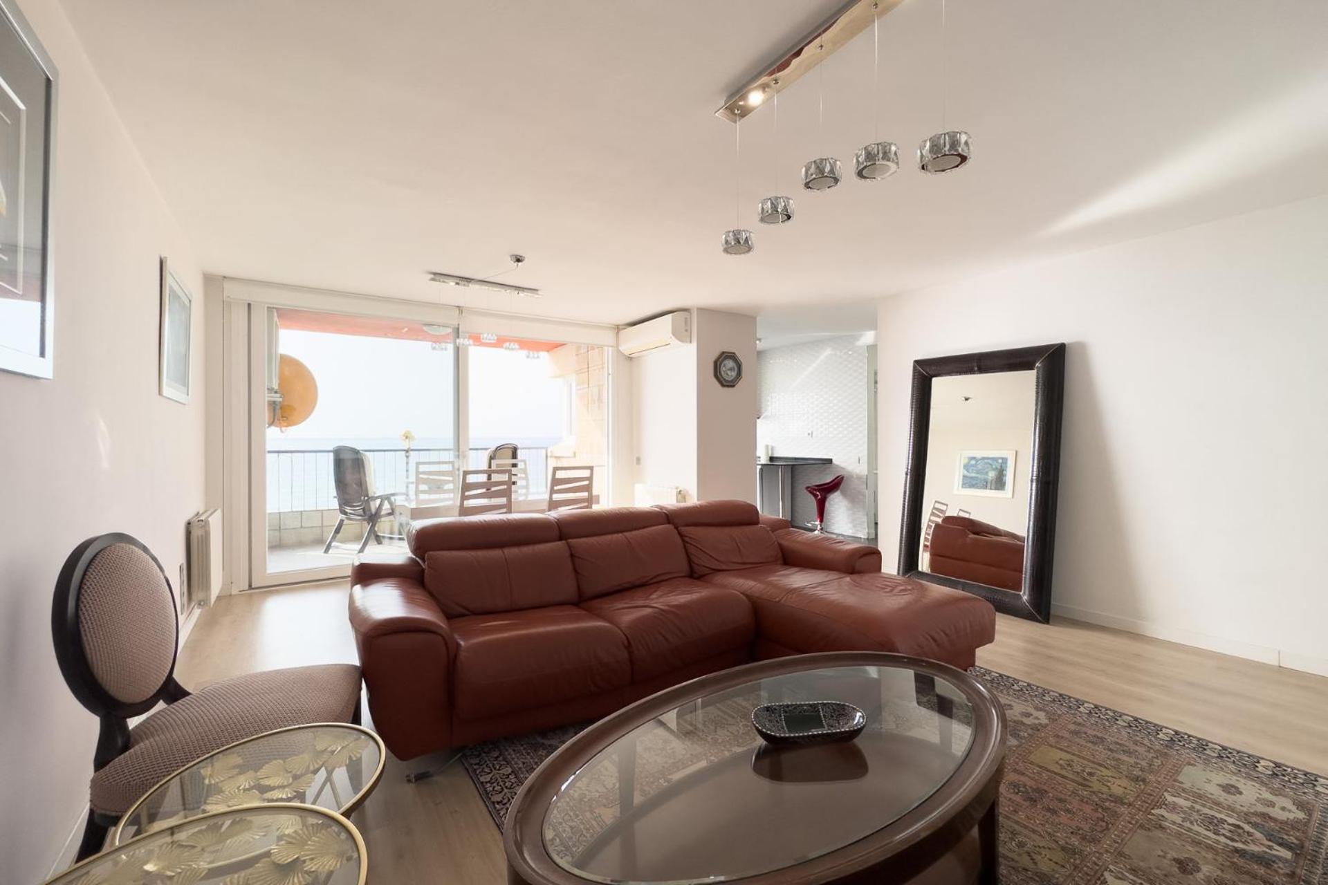 Impresionante Apartamento Delante Del Mar Vilassar De Mar Eksteriør billede